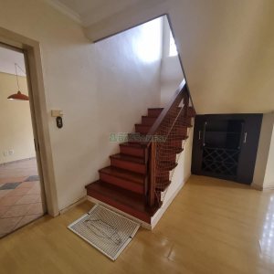 Casa Mobiliada com 200m², 3 dormitórios, 2 vagas, no bairro Santa Lúcia em Caxias do Sul para Alugar