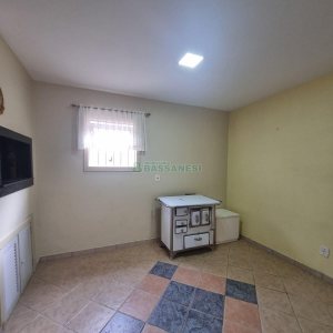 Casa Mobiliada com 200m², 3 dormitórios, 2 vagas, no bairro Santa Lúcia em Caxias do Sul para Alugar