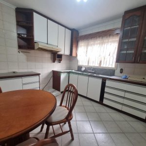 Casa Mobiliada com 200m², 3 dormitórios, 2 vagas, no bairro Santa Lúcia em Caxias do Sul para Alugar