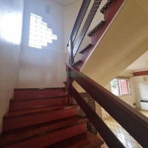 Casa Mobiliada com 200m², 3 dormitórios, 2 vagas, no bairro Santa Lúcia em Caxias do Sul para Alugar
