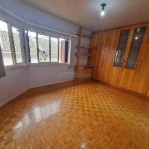 Casa Mobiliada com 200m², 3 dormitórios, 2 vagas, no bairro Santa Lúcia em Caxias do Sul para Alugar