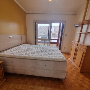 Casa Mobiliada com 200m², 3 dormitórios, 2 vagas, no bairro Santa Lúcia em Caxias do Sul para Alugar