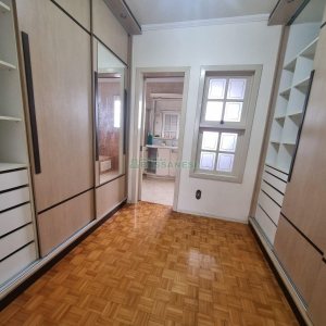 Casa Mobiliada com 200m², 3 dormitórios, 2 vagas, no bairro Santa Lúcia em Caxias do Sul para Alugar