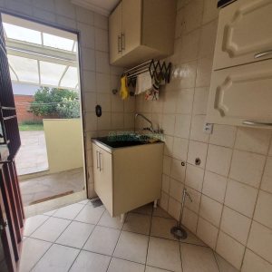 Casa Mobiliada com 200m², 3 dormitórios, 2 vagas, no bairro Santa Lúcia em Caxias do Sul para Alugar