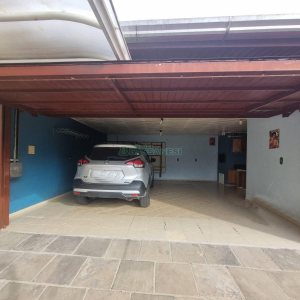 Casa Mobiliada com 200m², 3 dormitórios, 2 vagas, no bairro Santa Lúcia em Caxias do Sul para Alugar