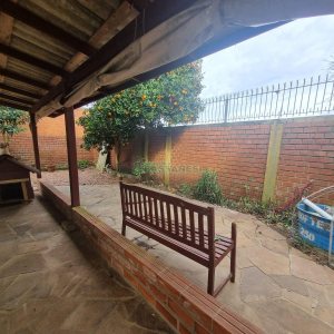 Casa Mobiliada com 200m², 3 dormitórios, 2 vagas, no bairro Santa Lúcia em Caxias do Sul para Alugar