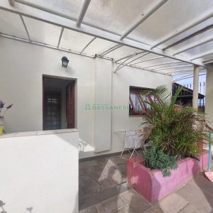 Casa Mobiliada com 200m², 3 dormitórios, 2 vagas, no bairro Santa Lúcia em Caxias do Sul para Alugar