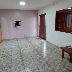 Casa com 130m², 2 dormitórios, 4 vagas, no bairro São Cristóvão em Caxias do Sul para Alugar