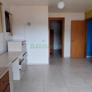 Casa com 130m², 2 dormitórios, 4 vagas, no bairro São Cristóvão em Caxias do Sul para Alugar