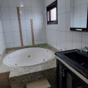 Casa com 130m², 2 dormitórios, 4 vagas, no bairro São Cristóvão em Caxias do Sul para Alugar