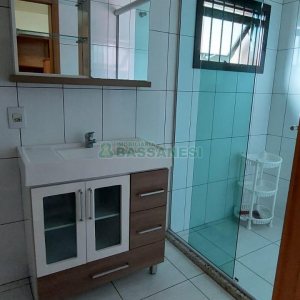 Casa com 130m², 2 dormitórios, 4 vagas, no bairro São Cristóvão em Caxias do Sul para Alugar