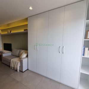 Apto Mobiliado com 45m², 1 dormitório, 1 vaga, no bairro Lourdes em Caxias do Sul para Alugar
