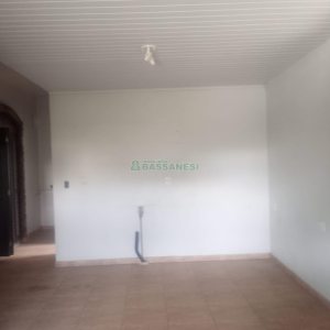 Casa com 180m², 3 dormitórios, 1 vaga, no bairro Esplanada em Caxias do Sul para Alugar