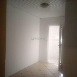 Casa com 180m², 3 dormitórios, 1 vaga, no bairro Esplanada em Caxias do Sul para Alugar