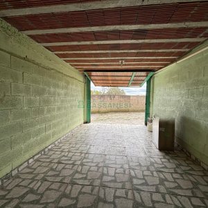 Casa com 76m², 2 dormitórios, 1 vaga, no bairro São Caetano em Caxias do Sul para Alugar