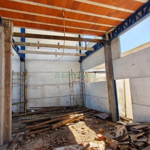 Pavilhão com 430m², no bairro Presidente Vargas em Caxias do Sul para Alugar ou Comprar