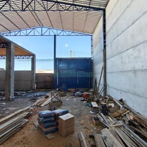 Pavilhão com 430m², no bairro Presidente Vargas em Caxias do Sul para Alugar ou Comprar