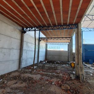 Pavilhão com 430m², no bairro Presidente Vargas em Caxias do Sul para Alugar ou Comprar