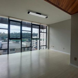 Sala com 60m², no bairro Centro em Caxias do Sul para Alugar