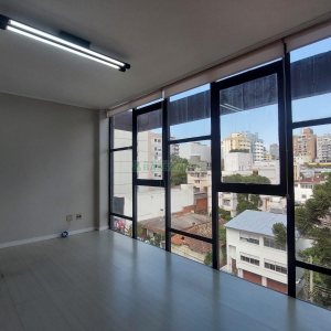 Sala com 60m², no bairro Centro em Caxias do Sul para Alugar