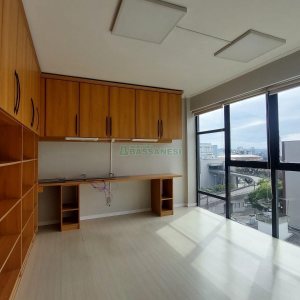 Sala com 60m², no bairro Centro em Caxias do Sul para Alugar
