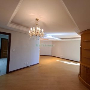 Apartamento com 187m², 3 dormitórios, 2 vagas, no bairro Lourdes em Caxias do Sul para Comprar