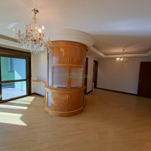 Apartamento com 187m², 3 dormitórios, 2 vagas, no bairro Lourdes em Caxias do Sul para Comprar