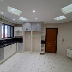 Apartamento com 187m², 3 dormitórios, 2 vagas, no bairro Lourdes em Caxias do Sul para Comprar