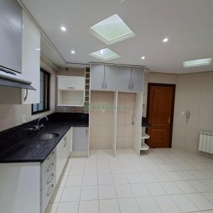 Apartamento com 187m², 3 dormitórios, 2 vagas, no bairro Lourdes em Caxias do Sul para Comprar