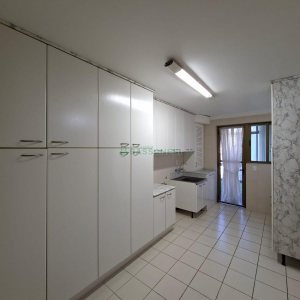 Apartamento com 187m², 3 dormitórios, 2 vagas, no bairro Lourdes em Caxias do Sul para Comprar
