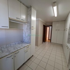 Apartamento com 187m², 3 dormitórios, 2 vagas, no bairro Lourdes em Caxias do Sul para Comprar