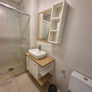 Apto Mobiliado com 70m², 2 dormitórios, no bairro Centro em Caxias do Sul para Alugar