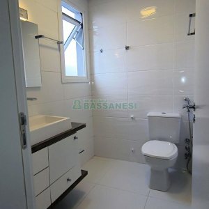 Apartamento com 85m², 2 dormitórios, 2 vagas, no bairro Panazzolo em Caxias do Sul para Comprar