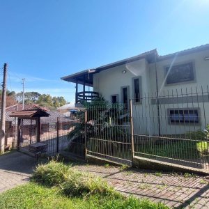 Casa Mobiliada com 115m², 3 dormitórios, 3 vagas, no bairro São Virgílio em Caxias do Sul para Alugar