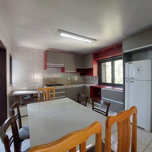 Casa Mobiliada com 115m², 3 dormitórios, 3 vagas, no bairro São Virgílio em Caxias do Sul para Alugar