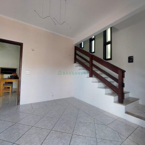 Casa Mobiliada com 115m², 3 dormitórios, 3 vagas, no bairro São Virgílio em Caxias do Sul para Alugar