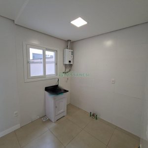 Apartamento com 50m², 2 dormitórios, 1 vaga, no bairro São Leopoldo em Caxias do Sul para Alugar