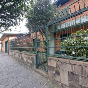 Casa com 311m², 3 dormitórios, 4 vagas, no bairro São Pelegrino em Caxias do Sul para Comprar