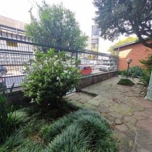 Casa com 311m², 3 dormitórios, 4 vagas, no bairro São Pelegrino em Caxias do Sul para Comprar