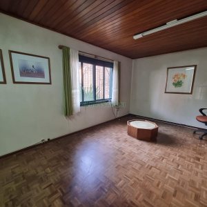 Casa com 311m², 3 dormitórios, 4 vagas, no bairro São Pelegrino em Caxias do Sul para Comprar