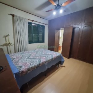 Casa com 311m², 3 dormitórios, 4 vagas, no bairro São Pelegrino em Caxias do Sul para Comprar