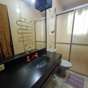 Casa com 311m², 3 dormitórios, 4 vagas, no bairro São Pelegrino em Caxias do Sul para Comprar