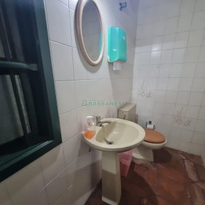Casa com 311m², 3 dormitórios, 4 vagas, no bairro São Pelegrino em Caxias do Sul para Comprar