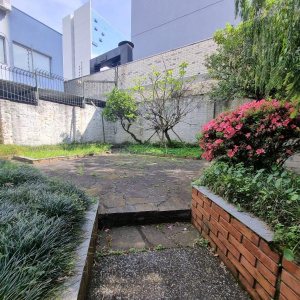 Casa com 311m², 3 dormitórios, 4 vagas, no bairro São Pelegrino em Caxias do Sul para Comprar