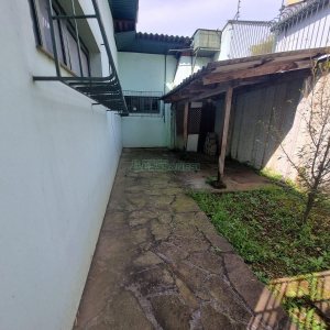 Casa com 311m², 3 dormitórios, 4 vagas, no bairro São Pelegrino em Caxias do Sul para Comprar