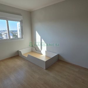 Apto Mobiliado com 88m², 3 dormitórios, 2 vagas, no bairro Madureira em Caxias do Sul para Alugar