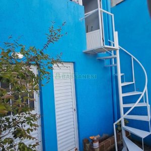 Sobrado com 85m², 2 dormitórios, 1 vaga, no bairro Salgado Filho em Caxias do Sul para Comprar