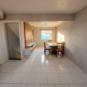 Sobrado com 85m², 2 dormitórios, 1 vaga, no bairro Salgado Filho em Caxias do Sul para Comprar