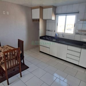 Sobrado com 85m², 2 dormitórios, 1 vaga, no bairro Salgado Filho em Caxias do Sul para Comprar