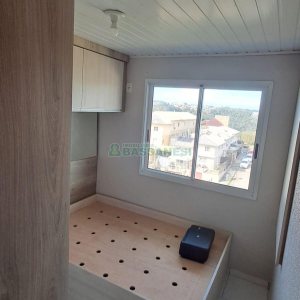 Sobrado com 85m², 2 dormitórios, 1 vaga, no bairro Salgado Filho em Caxias do Sul para Comprar